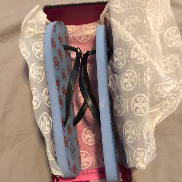 Slippers - Picture 3 of 4